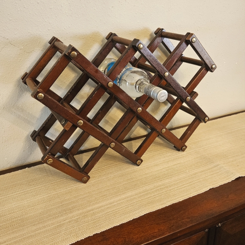 Vintage Wooden Expandible 10 Bottle Circa 70's - 80's